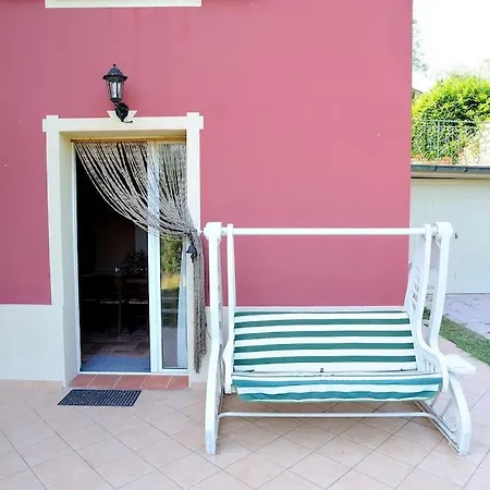 Patti Con Piscina E Camino Nelle Marche * Pian di Mulino