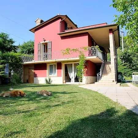 Patti Con Piscina E Camino Nelle Marche Holiday home