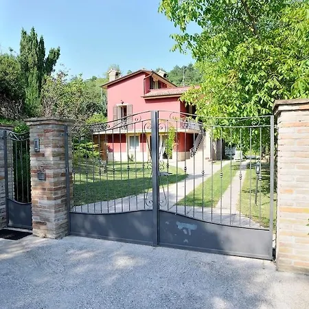 Patti Per Gruppi Fino A 20 Persone, Con Piscina Privata, Camino E Grande Giardino Nelle Colline Marchigiane