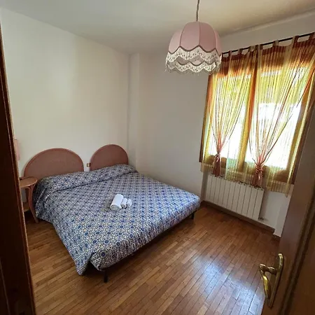 Patti Con Piscina E Camino Nelle Marche Pian di Mulino