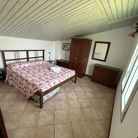 Patti Con Piscina E Camino Nelle Marche Pian di Mulino