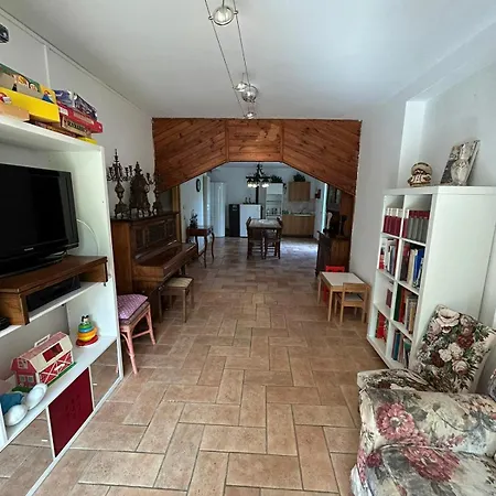 Patti Con Piscina E Camino Nelle Marche Vakantiehuis *