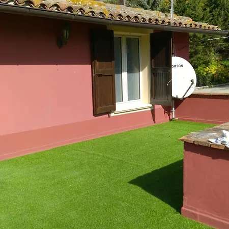 Casa vacanze Patti Per Gruppi Fino A 20 Persone, Con Piscina Privata, Camino E Grande Giardino Nelle Colline Marchigiane *