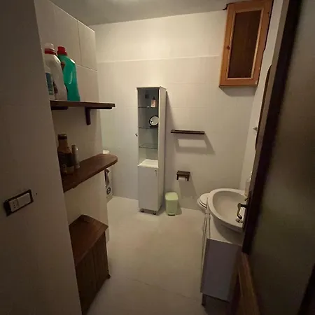 Patti Per Gruppi Fino A 20 Persone, Con Piscina Privata, Camino E Grande Giardino Nelle Colline Marchigiane *