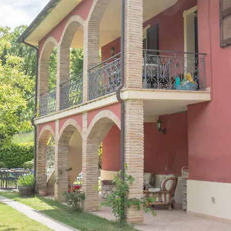 Patti Con Piscina E Camino Nelle Marche * Pian di Mulino
