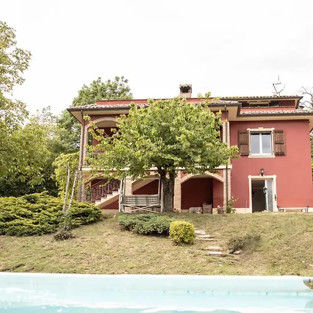 Patti Con Piscina E Camino Nelle Marche * Pian di Mulino