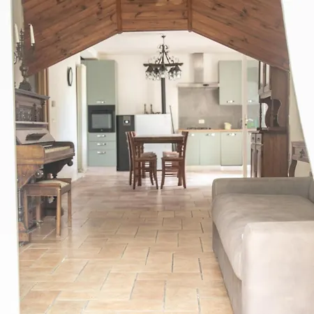 Holiday home Patti Con Piscina E Camino Nelle Marche