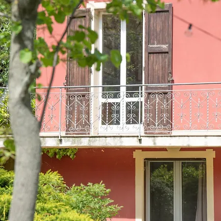 Patti Con Piscina E Camino Nelle Marche * Pian di Mulino