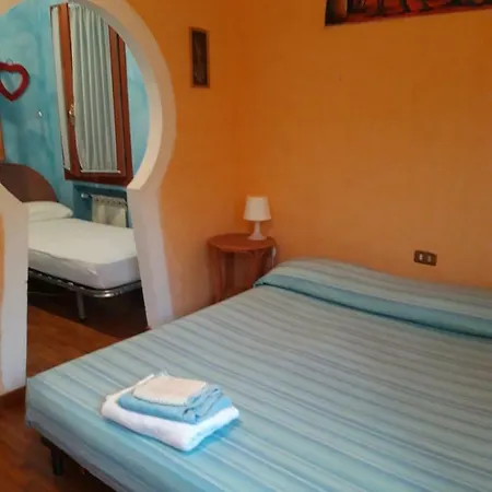 Patti Per Gruppi Fino A 20 Persone, Con Piscina Privata, Camino E Grande Giardino Nelle Colline Marchigiane Casa vacanze *